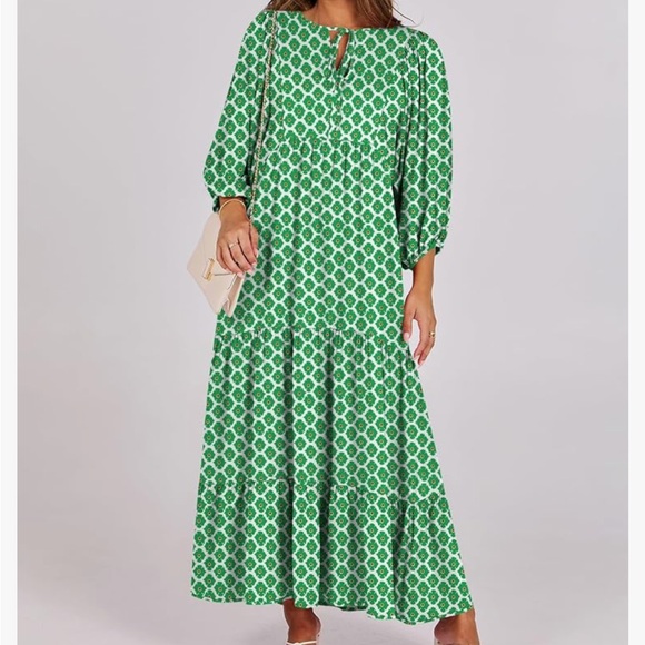 Dresses & Skirts - Women’s Maxi printed dress L